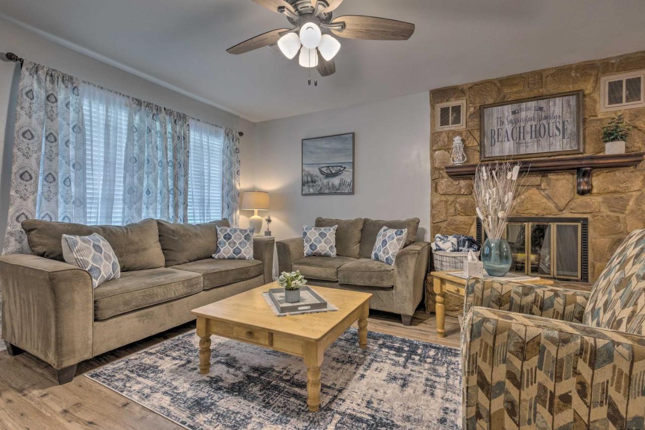 Charming Escape Half-mile To Beach!