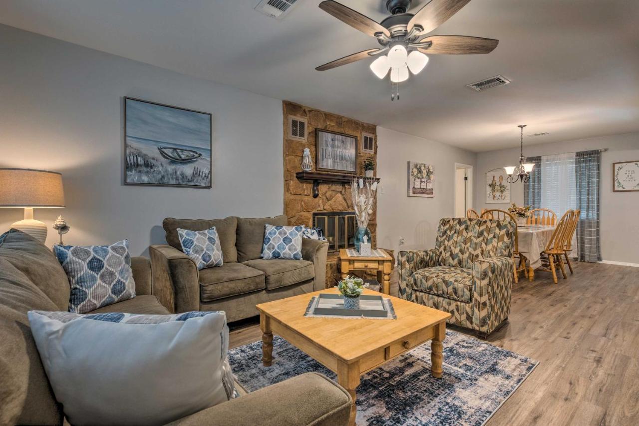 Charming Escape Half-mile To Beach! Gulfport