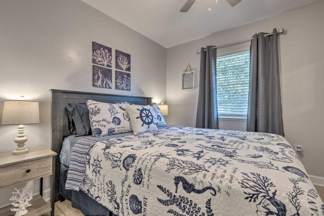 Charming Escape Half-mile To Beach!