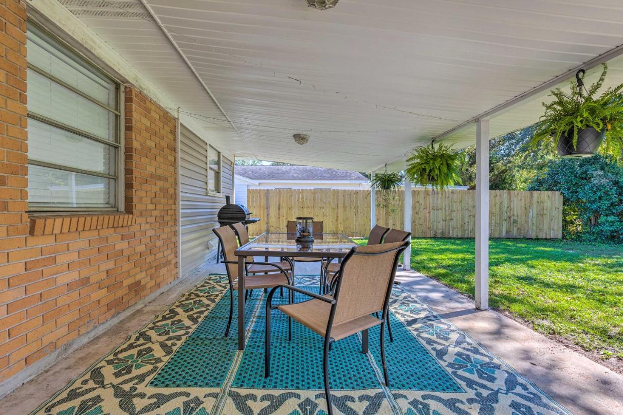 Charming Escape Half-mile To Beach! *