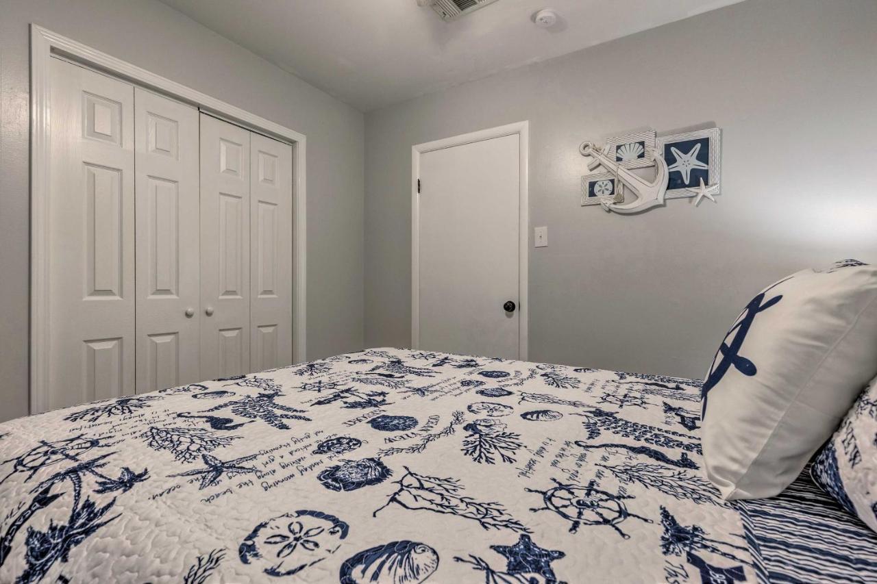 Charming Escape Half-mile To Beach! Gulfport